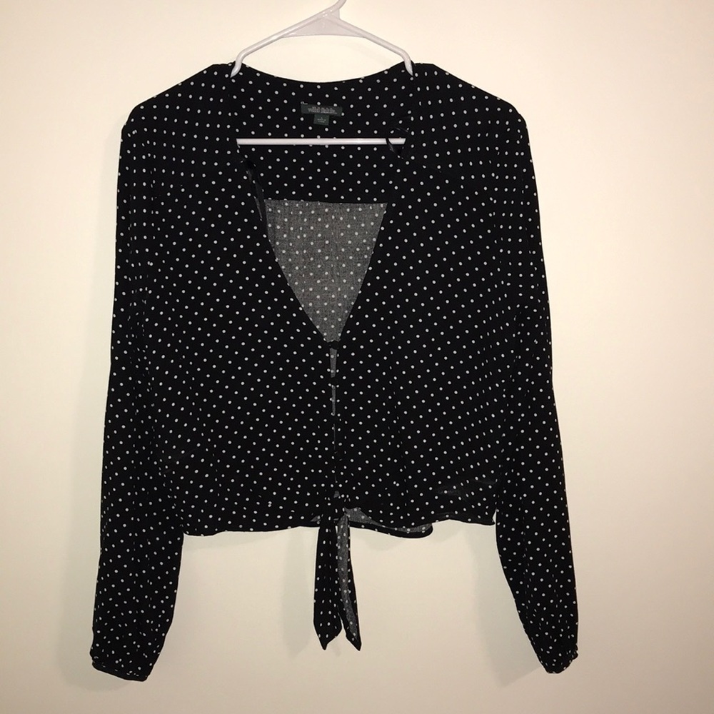 Polka Dot Cropped Shirt with Tie